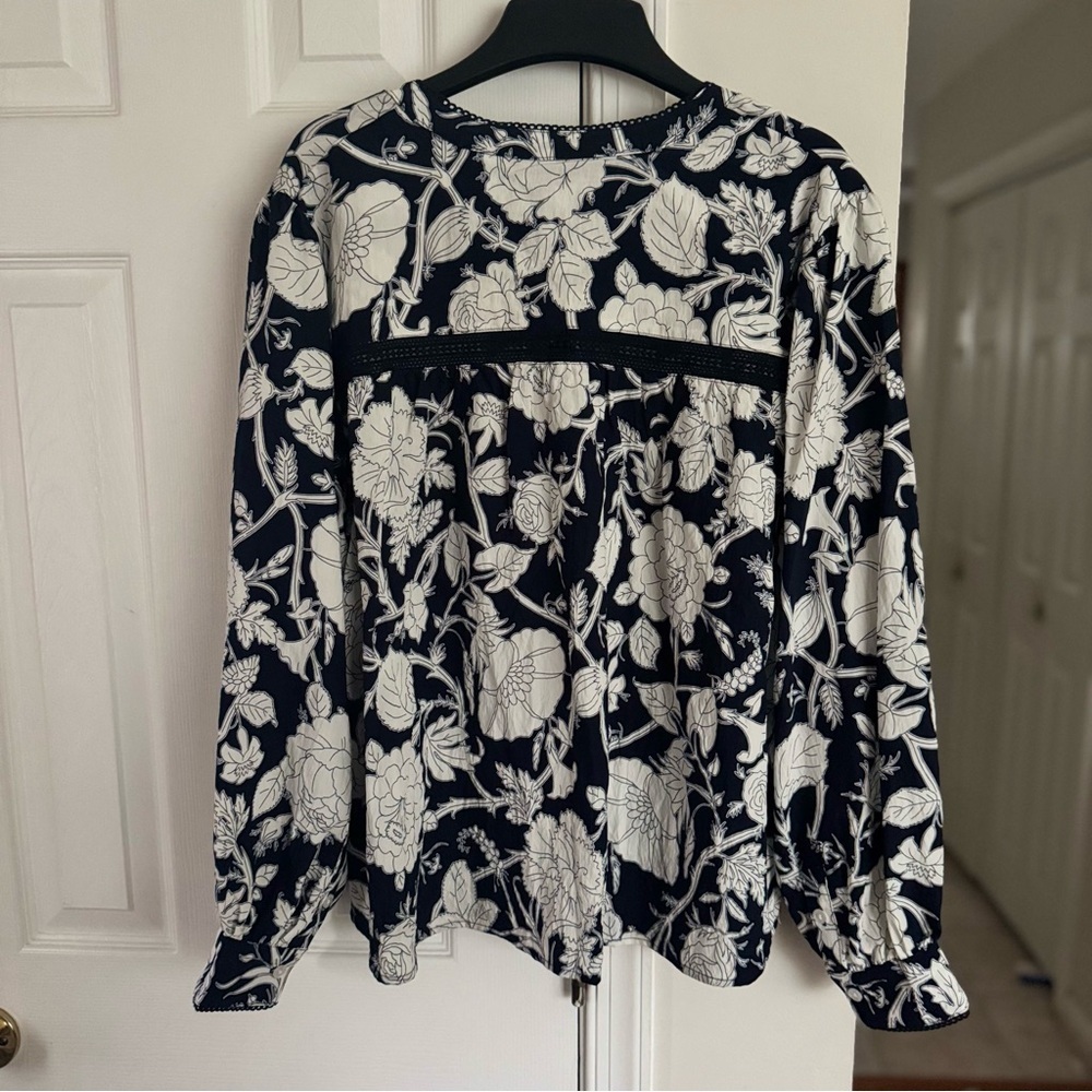 Time and Tru Women's XXXL Navy Floral Lace Yoke Shirt Long Sleeve Blouse NWT - Picture 5 of 11